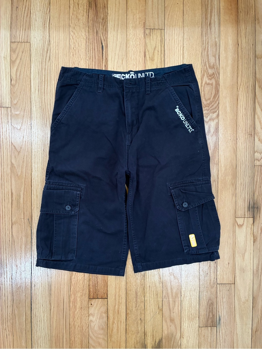 Eckō Unltd Men's y2k navy Cargo Shorts